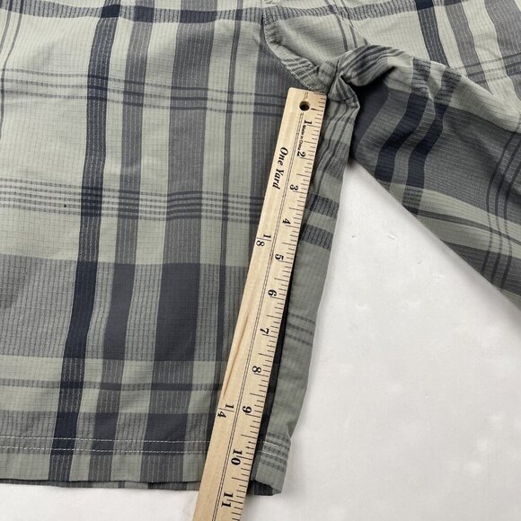 Under Armour Cargo Shorts Men’s 40 Nylon Plaid Mesh Pockets Hike Outdoors - Picture 3 of 11